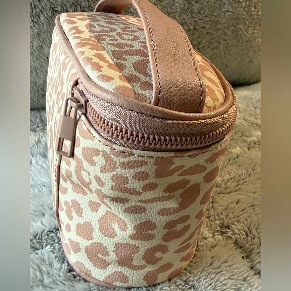 Women’s Clear Travel - Cosmetic Bag Set in Blush Leopard. 3 Piece - Picture 8 of 16